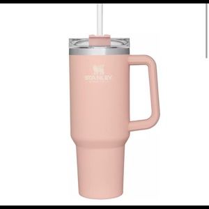 Brand new Stanley 40oz adventure Quencher Tumber in Nectar Pink 🤍